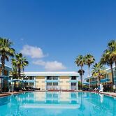 Garnet Inn & Suites, Orlando