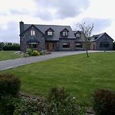 Carraig House, Cozy Countryside Apartment
