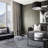 The Capital 15 on Orange Hotel & Spa