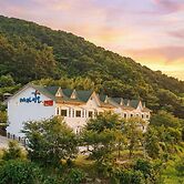 Tongyoung Macaio Pension