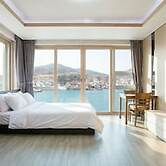 Yeosu Janggun Island Pension