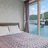 Yeosu Janggun Island Pension