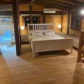 Cedar 1-bed House With Stunning Views