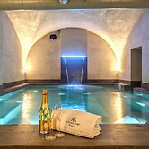 Hotel 77 Seventy-Seven