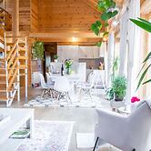 Immaculate 4-bed Cottage in Kolasin / Montenegro