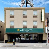 La Quinta Inn & Suites by Wyndham Oshawa
