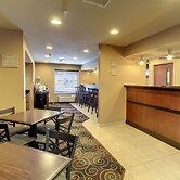 Cobblestone Inn & Suites - Rugby