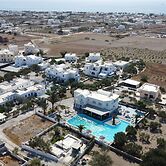 Perissa Hotel