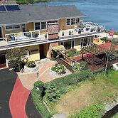 Birds of a Feather Victoria Oceanfront Studio Suites