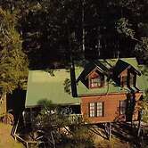 Barrington Wilderness Cedar Lodge Accommodation