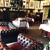 The Chalet Guesthouse and Studio