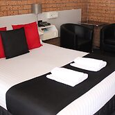 Golden Harvest Motor Inn