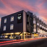 King and Queen Hotel Suites