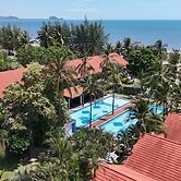 Dolphin Bay Beach Resort