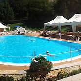 Kiris Hotel
