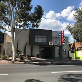 Hello Adelaide Motel and Apartments