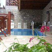 Amazon Petite Palace