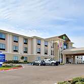 Holiday Inn Express Hotel & Suites Schulenburg by IHG