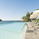 Crvena Luka Resort