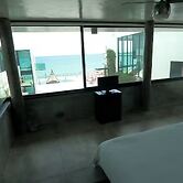 Vidasoul Hotel and Crossroads Country Club Restaurant