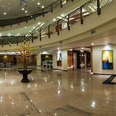 The Pinnacle Hotel and Suites