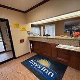 Days Inn by Wyndham Navasota