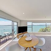 Harbour View Motel and Water Front Apartments