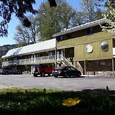 The Hitching Post Motel