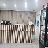 Crest Motor Inn
