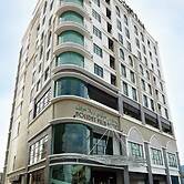 Holiday Villa Hotel & Suites