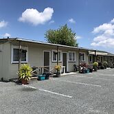 Camellia Court Family Motel