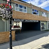 August Jack Motor Inn