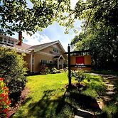 Leaside Manor by The Leaside Group