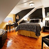 Leaside Manor by The Leaside Group