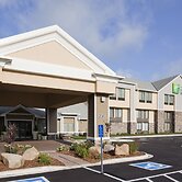 Holiday Inn Express & Suites Willmar by IHG