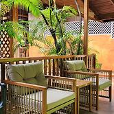 Sunrise Club Hotel Restaurant & Bar