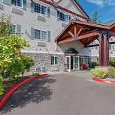 FairBridge Inn & Suites Dupont