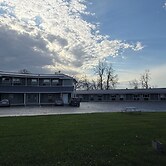 Aquarius Motel
