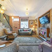 Hebden Bridge - House - Sleeps 8 - Pet Friendly
