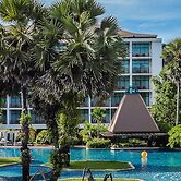 Naithonburi Beach Resort