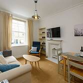 Pebbles Apartment - Heart of Town