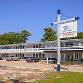 Heart of Manteo Motor Lodge