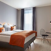 Holiday Inn - the niu, Hub Dusseldorf Messe by IHG