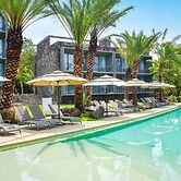 Huayacán Cuernavaca Curamoria Collection