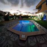 Blue House 4-bed Villa in North Coast Area