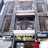 Taj Hotel And Restaurant