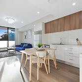 Wentworthville 2 Bedrooms 2 Bathrooms with Free Parking by KozyGuru