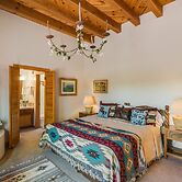 Acoma - Majestic Views, Near the Santa Fe Opera and Four Seasons in Te