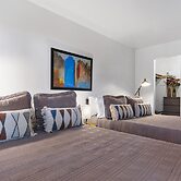 Raven Hill - Stunning Views From Three Decks, Close to Ten Thousand Wa