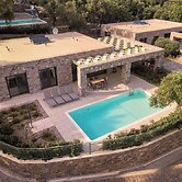Ouzo Stone House 2, with private pool